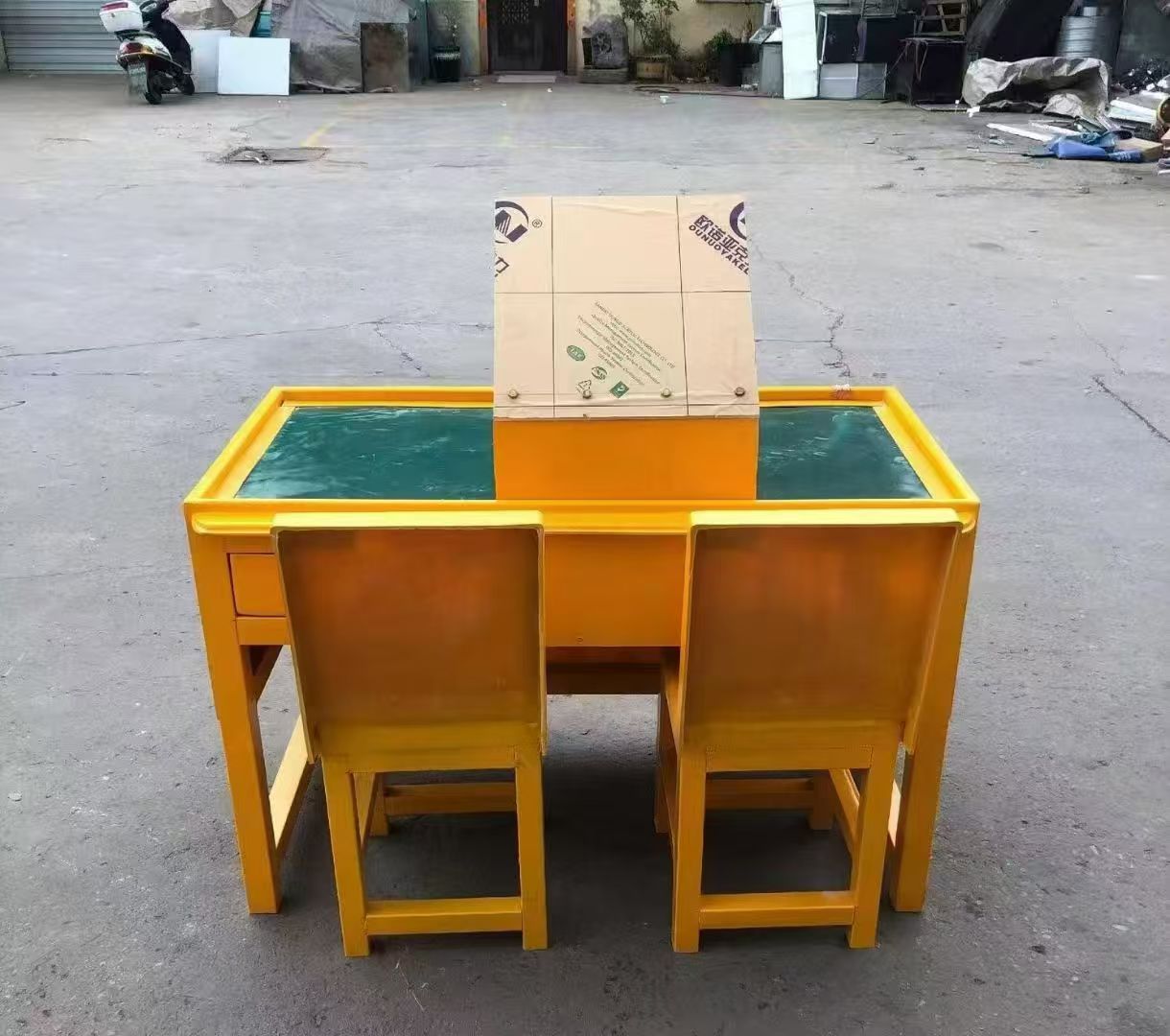 文圣防静电导通桌井下煤矿火工品发放桌：危险品流转的安全守护者